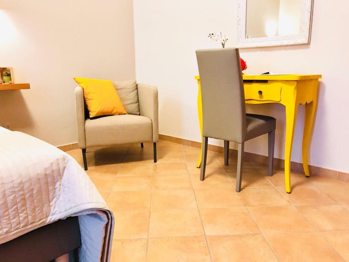 A Due Passi Temporary Apartment Trani Esterno foto